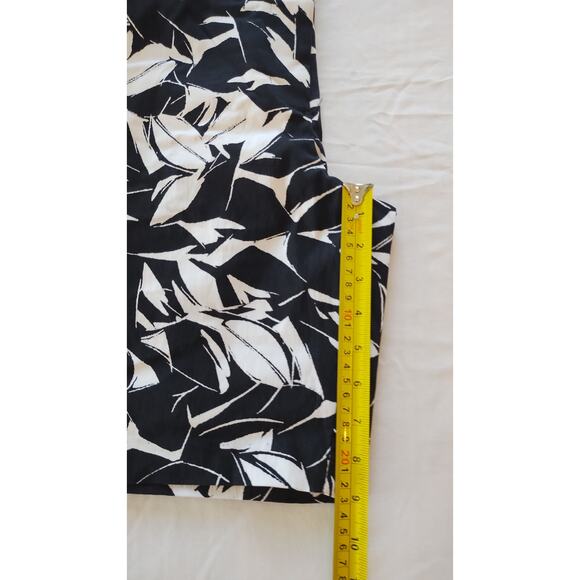 NWT Mario Serrani Italy Comfort Stretch Control non-denim Bermuda Shorts Sz 12 - Picture 10 of 13